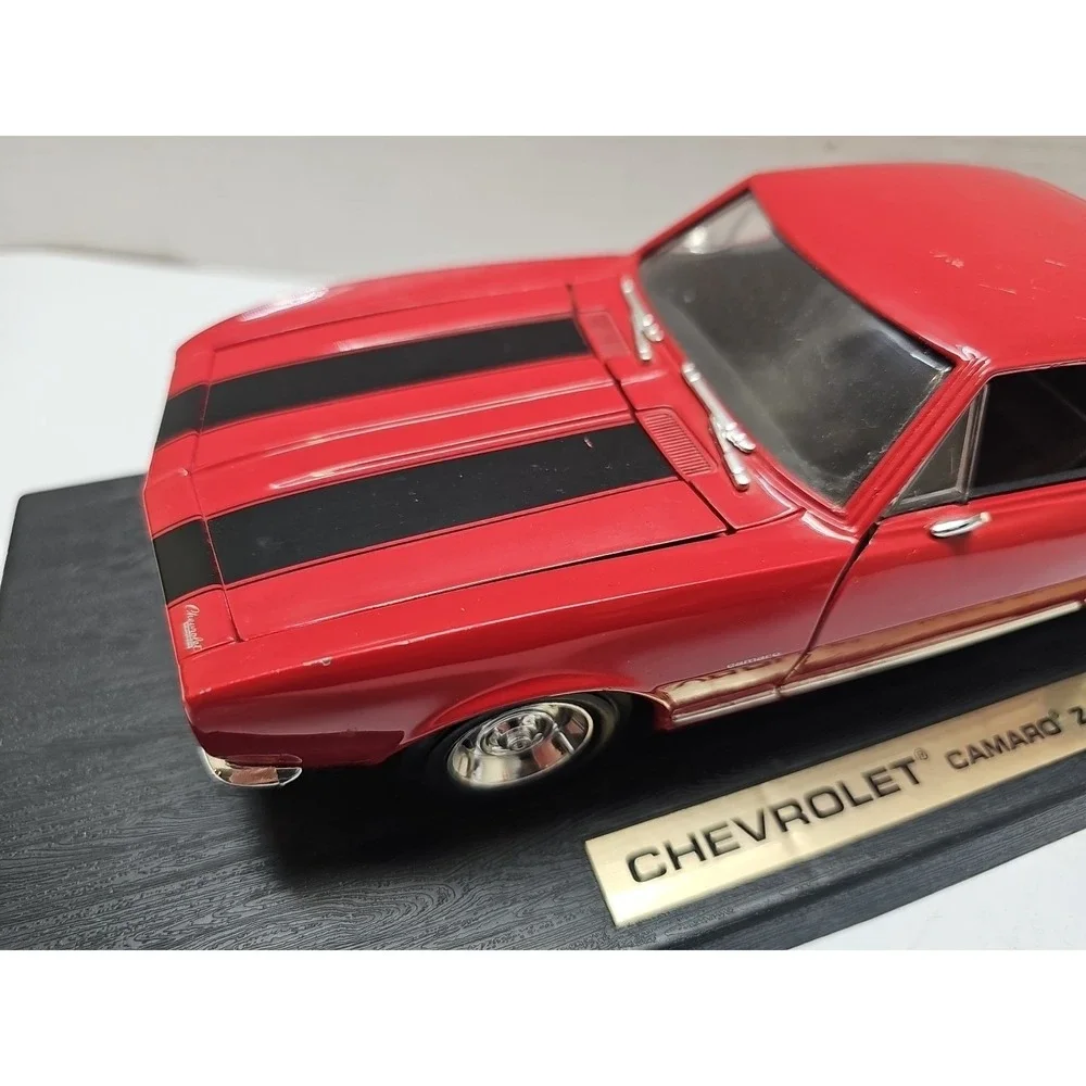 Road Legends Diecast 1:18 - 1967 Chevrolet Camaro Z-28 - Red (1998)